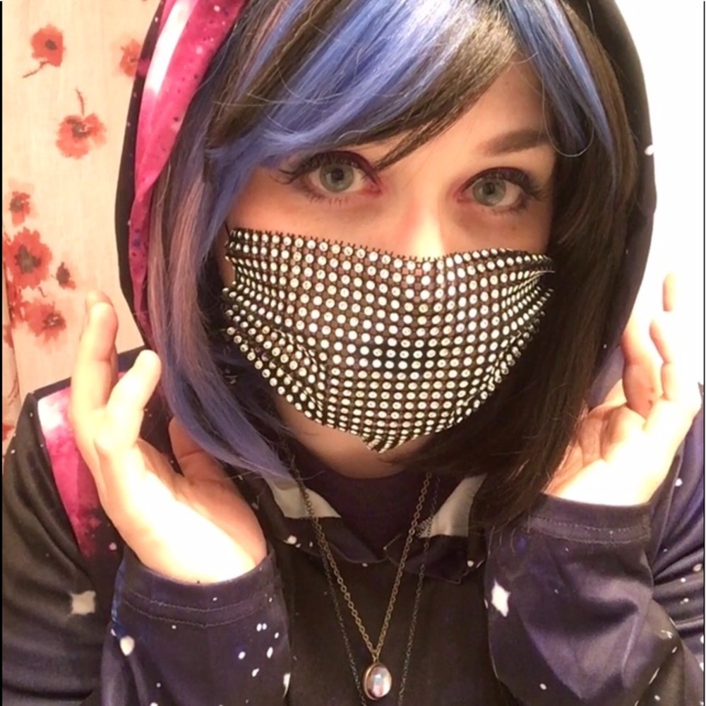 Sparkle mesh mask